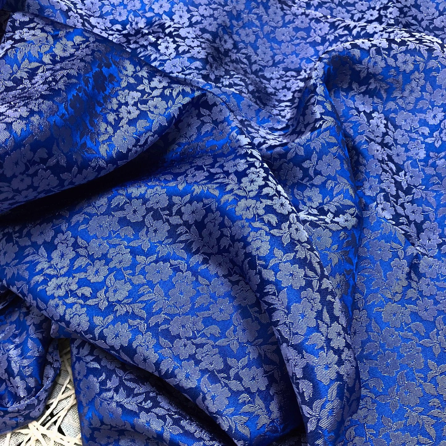 PURE MULBERRY SILK fabric by the yard - Blue floral silk fabric - Handmade fabric ā Dress making ā Silk for sewing - Gift for women