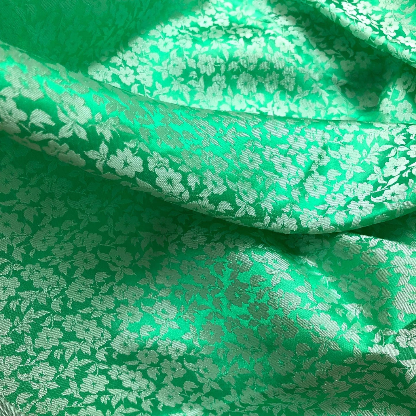 PURE MULBERRY SILK fabric by the yard - Floral silk - Handmade fabric ā Dress making ā Silk for sewing - Gift for women - Sewing clothes