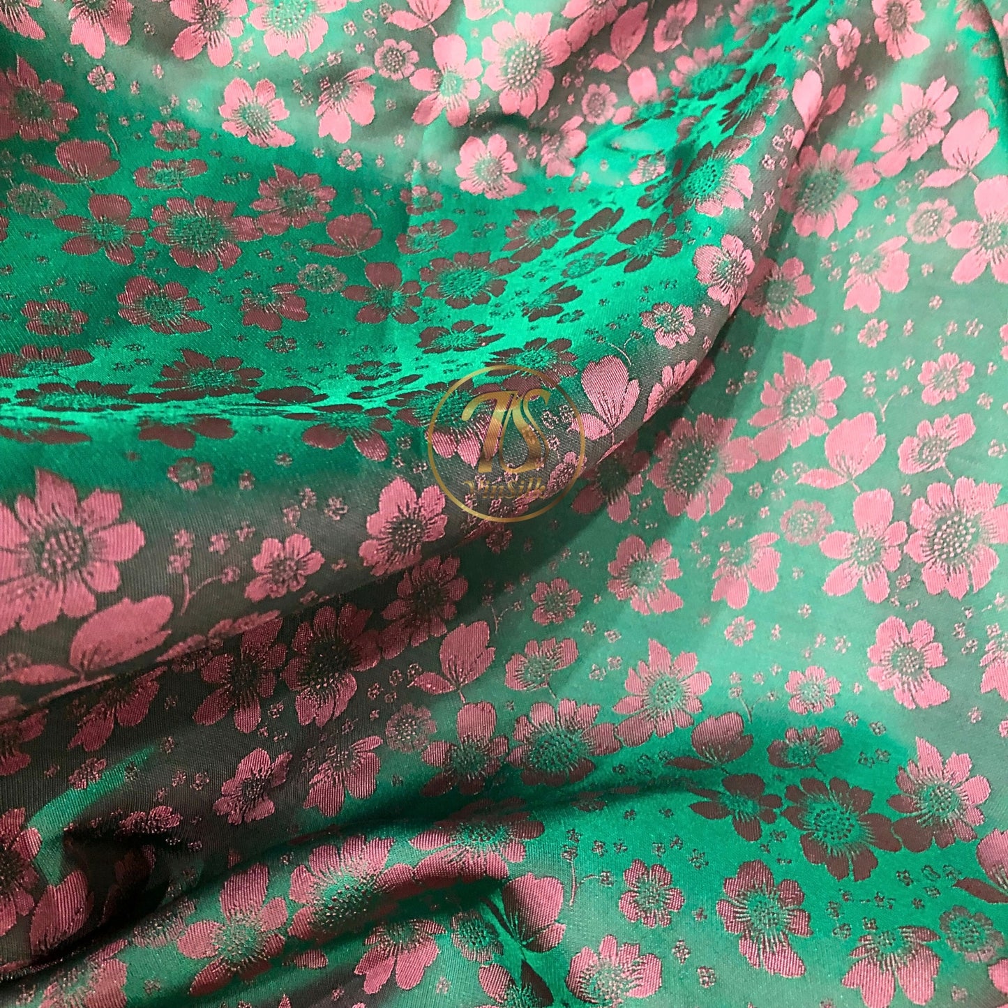PURE MULBERRY SILK fabric by the yard - Green silk with pink floral pattern fabric - Handmade fabric ā Dress making ā Silk for sewing - Gift for women