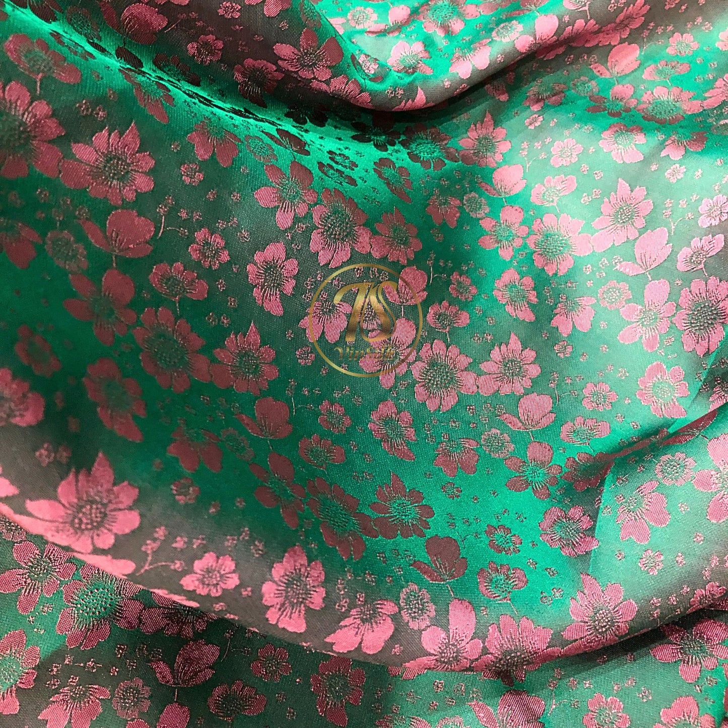 PURE MULBERRY SILK fabric by the yard - Green silk with pink floral pattern fabric - Handmade fabric ā Dress making ā Silk for sewing - Gift for women