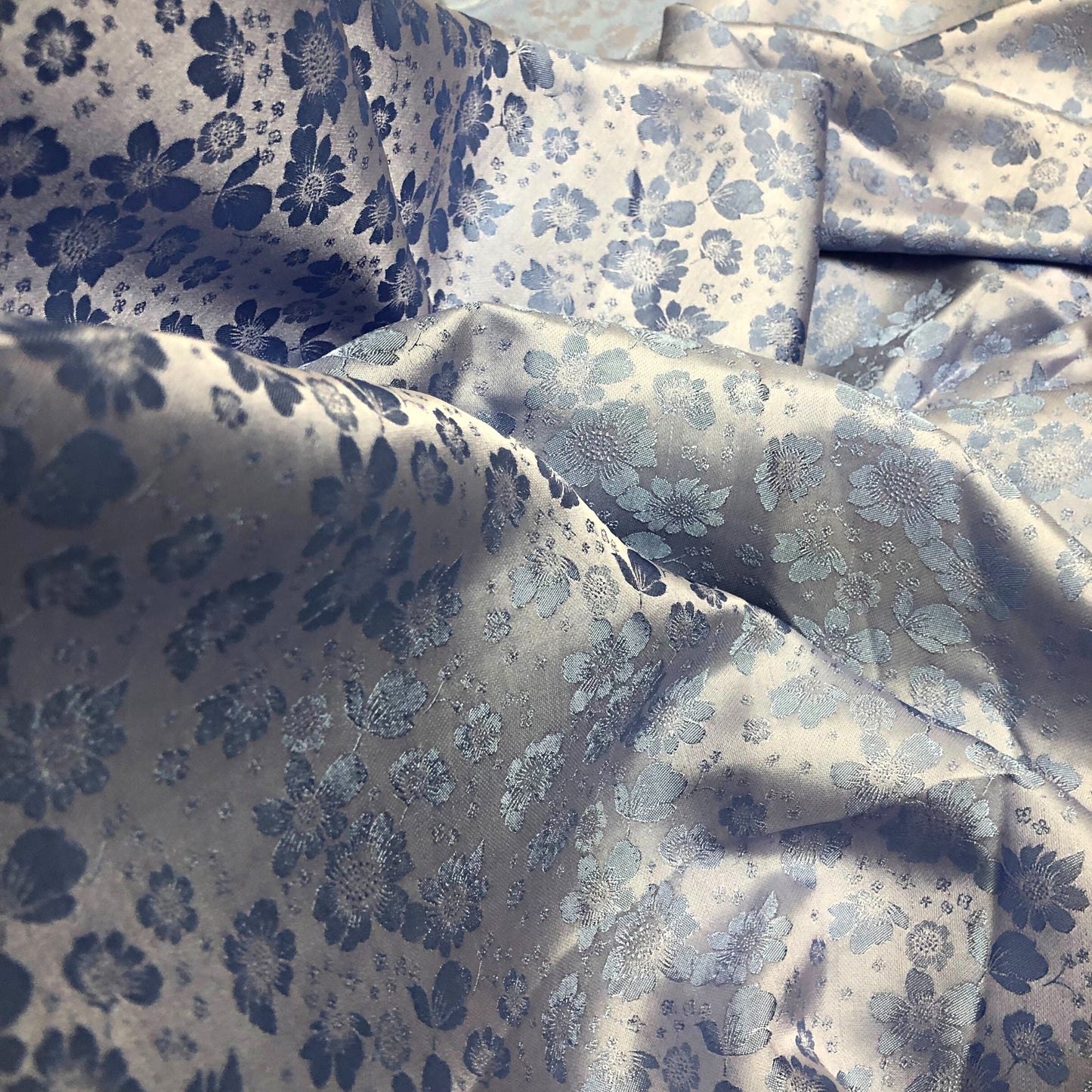 PURE MULBERRY SILK fabric by the yard - Floral pattern silk fabric - Handmade fabric ā Dress making ā Silk for sewing - Gift for women