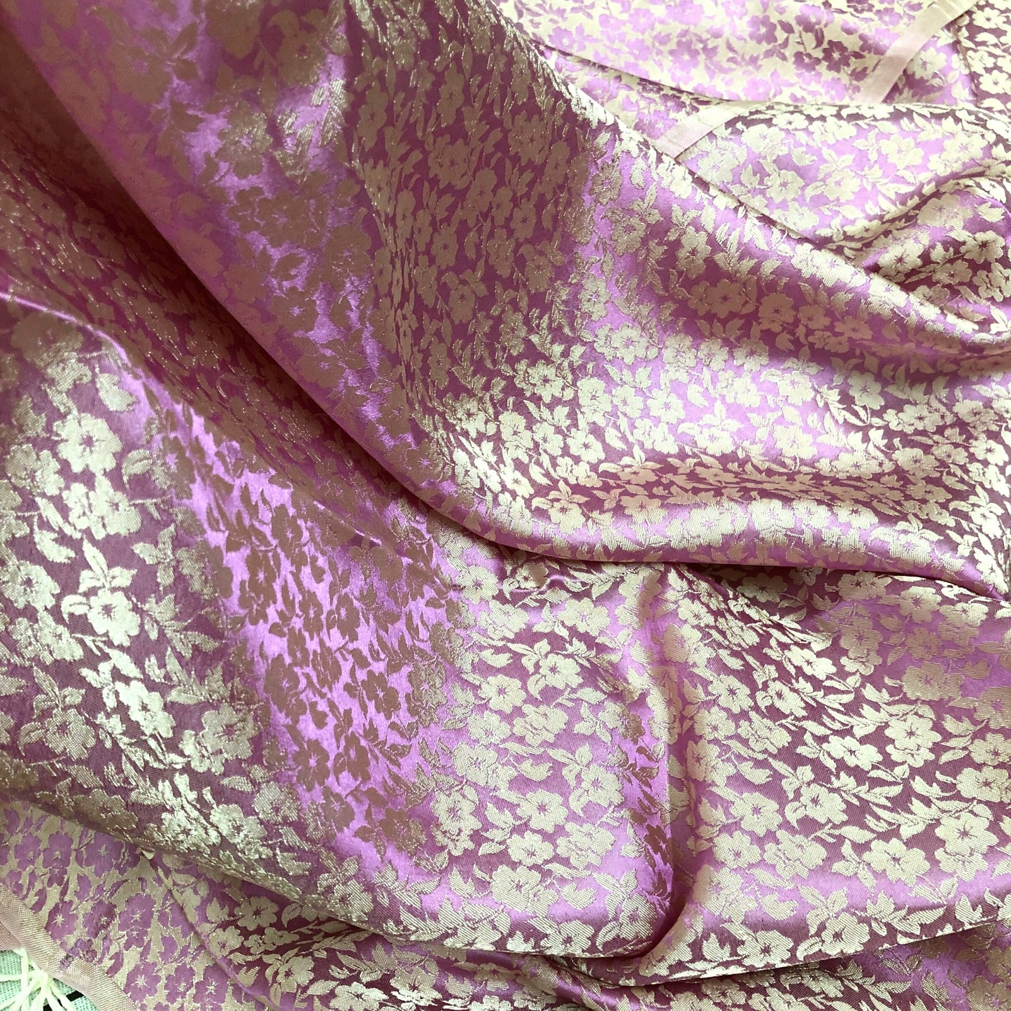 PURE MULBERRY SILK fabric by the yard - Floral silk - Handmade fabric ā Dress making ā Silk for sewing - Gift for women - Silk apparel fabric