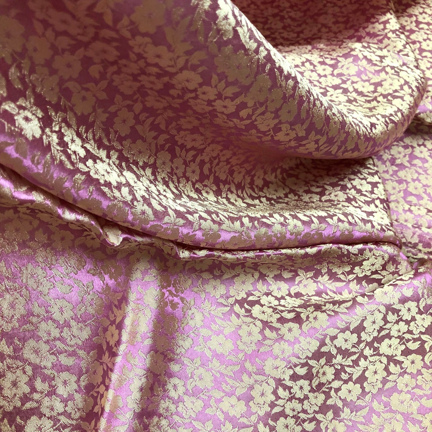 PURE MULBERRY SILK fabric by the yard - Floral silk - Handmade fabric ā Dress making ā Silk for sewing - Gift for women - Silk apparel fabric