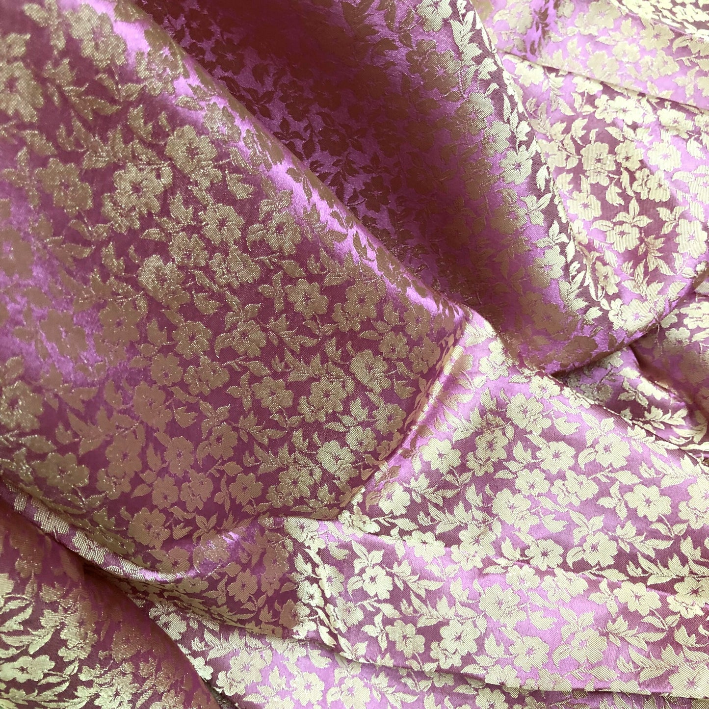 PURE MULBERRY SILK fabric by the yard - Floral silk - Handmade fabric ā Dress making ā Silk for sewing - Gift for women - Silk apparel fabric