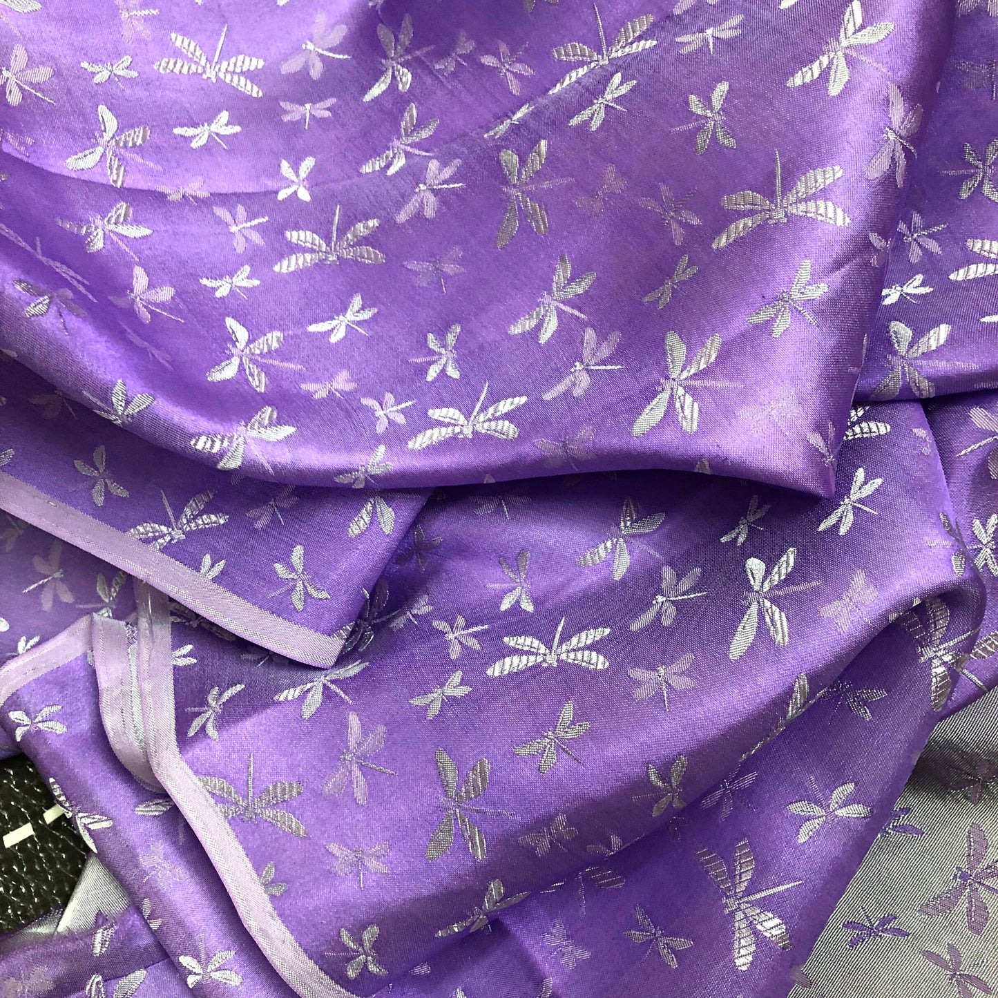 PATTERN MULBERRY SILK fabric by the yard - Purple silk with white pattern fabric - Handmade fabric ā Dress making ā Silk for sewing - Gift for women