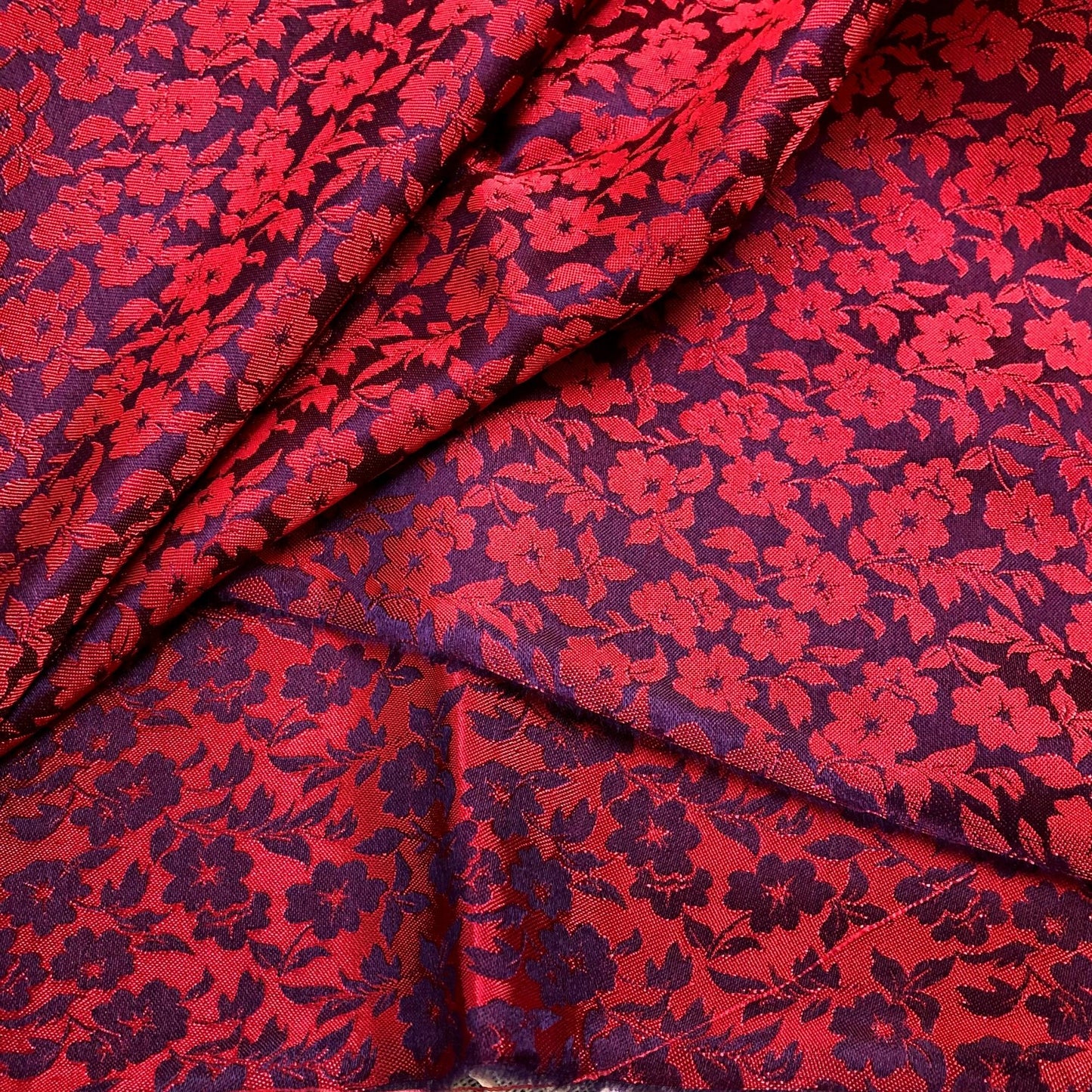 PURE MULBERRY SILK fabric by the yard - Red floral silk fabric - Handmade fabric ā Dress making ā Silk for sewing - Silk apparel fabric