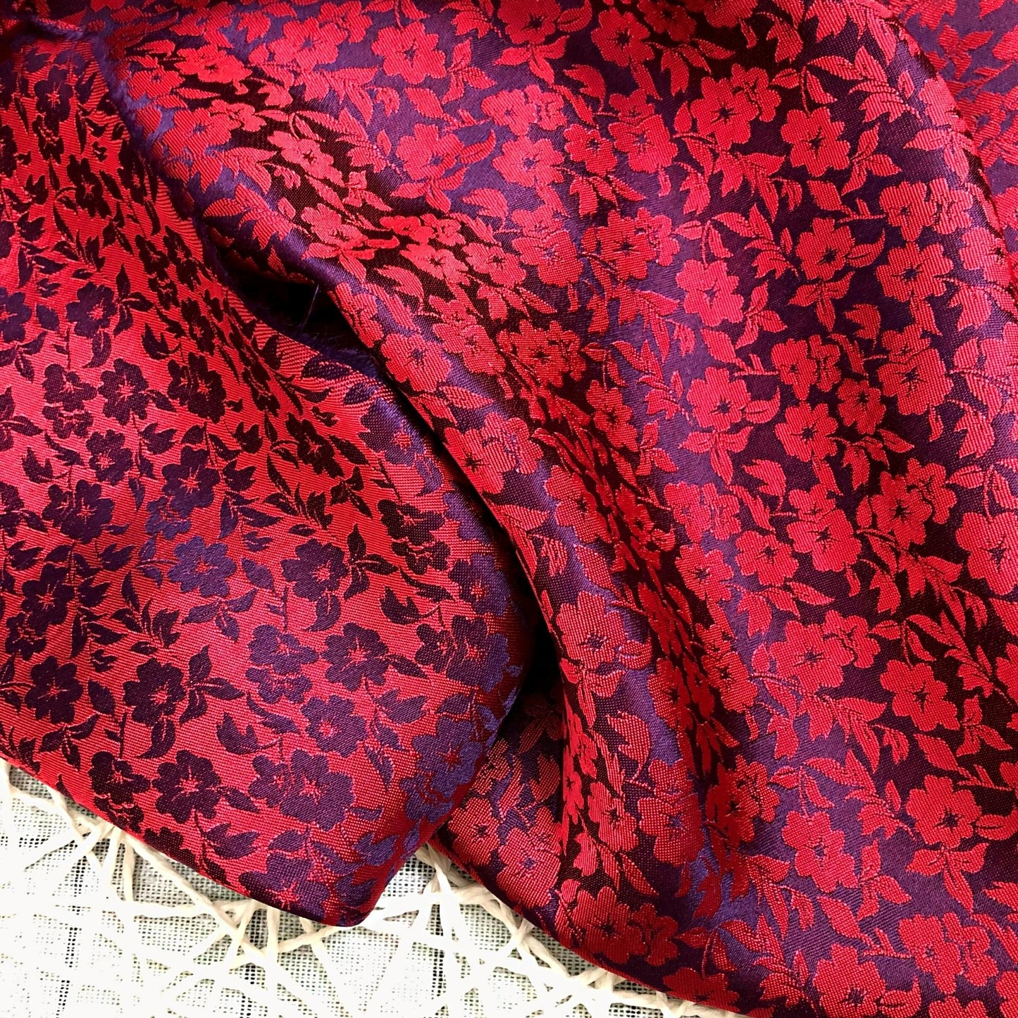 PURE MULBERRY SILK fabric by the yard - Red floral silk fabric - Handmade fabric ā Dress making ā Silk for sewing - Silk apparel fabric