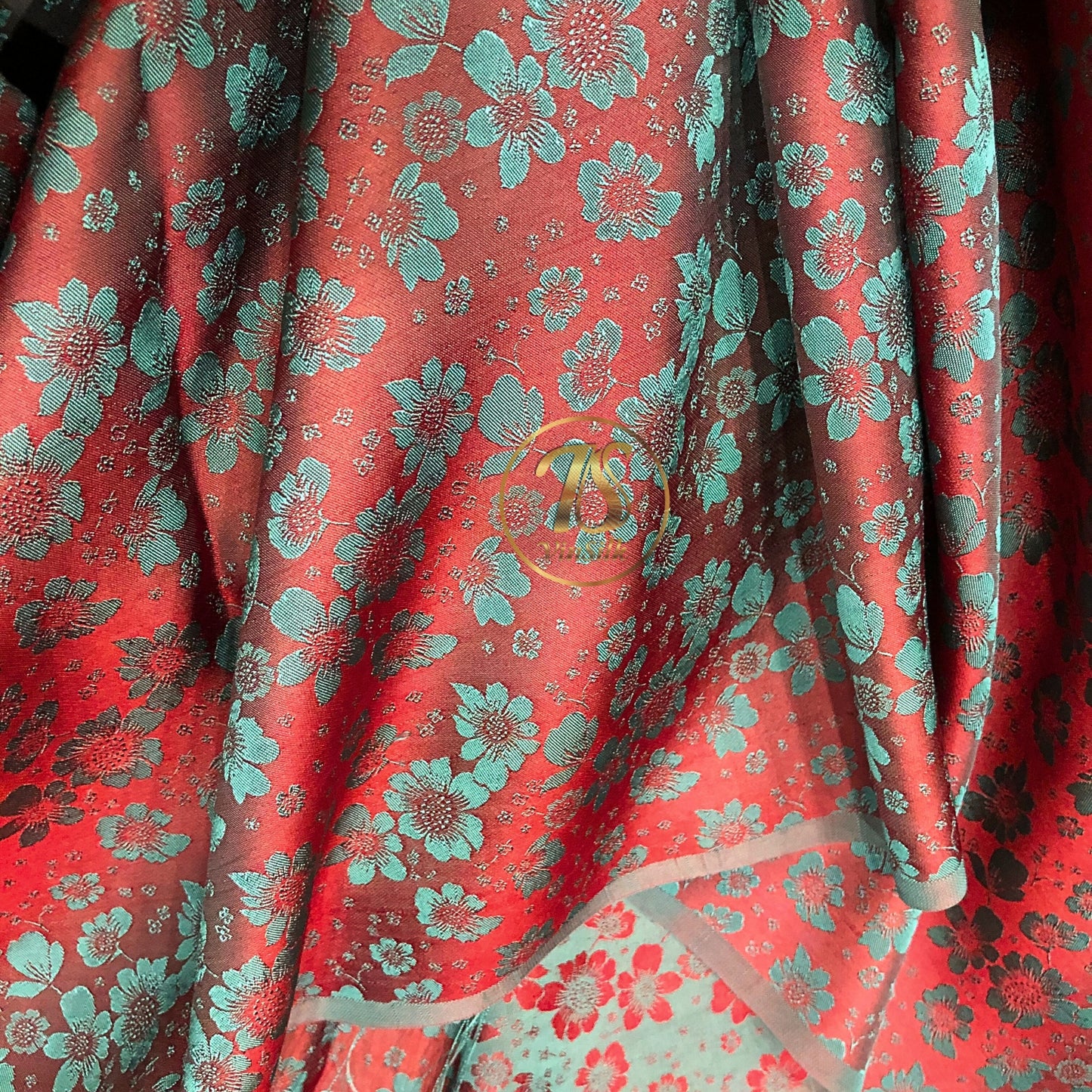 PURE MULBERRY SILK fabric by the yard - Red silk with gray floral pattern - Handmade fabric ā Dress making ā Silk for sewing - Gift for women