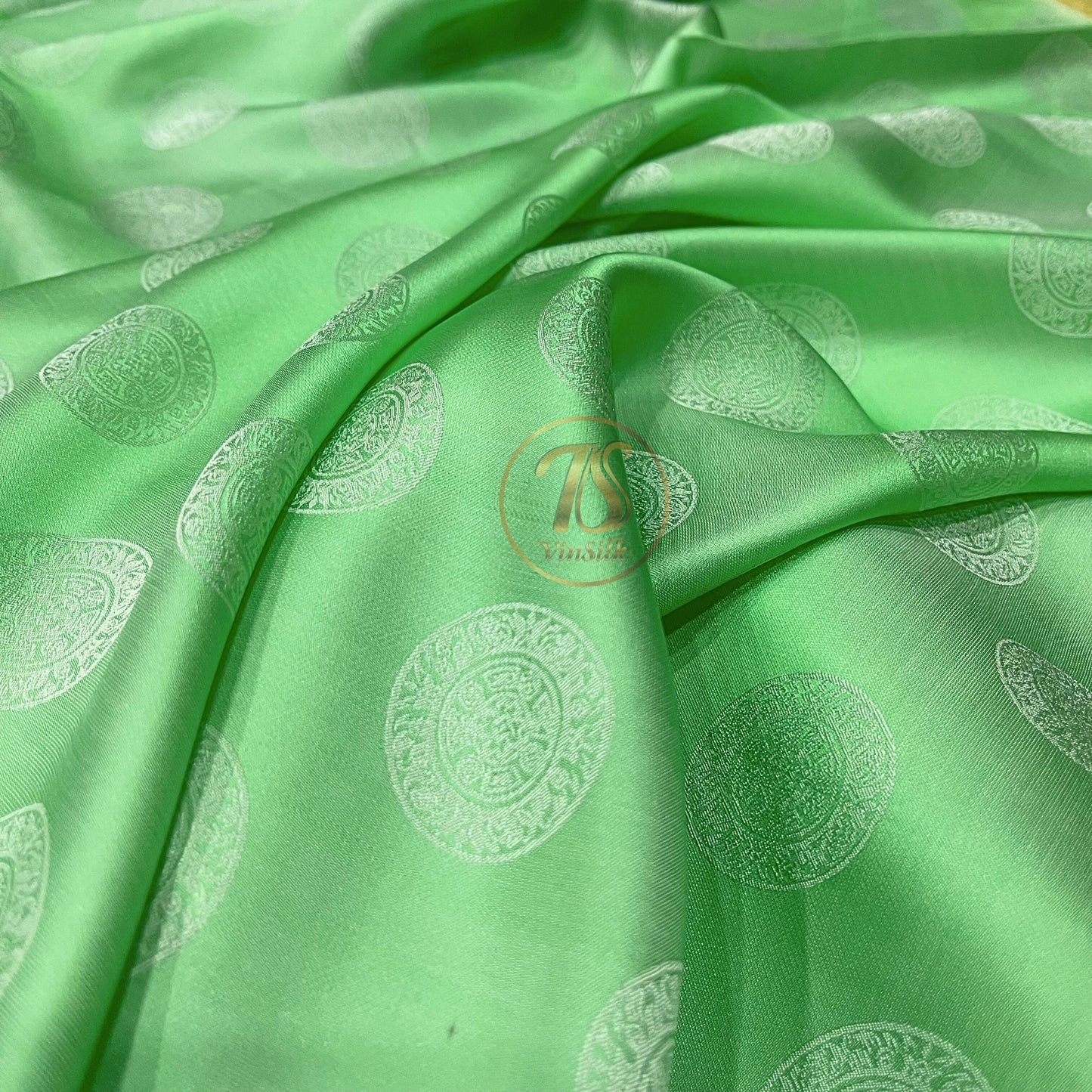 Light green silk fabric with mulberry Emerald pattern, Pure mulberry silk, Handmade fabric, Organic fiber, Vintage textile