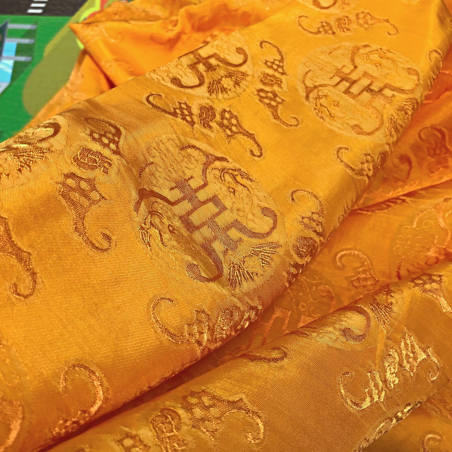 PATTERN MULBERRY SILK fabric by the yard - Yellow pattern silk - Handmade silk – Dress making – Silk apparel fabric